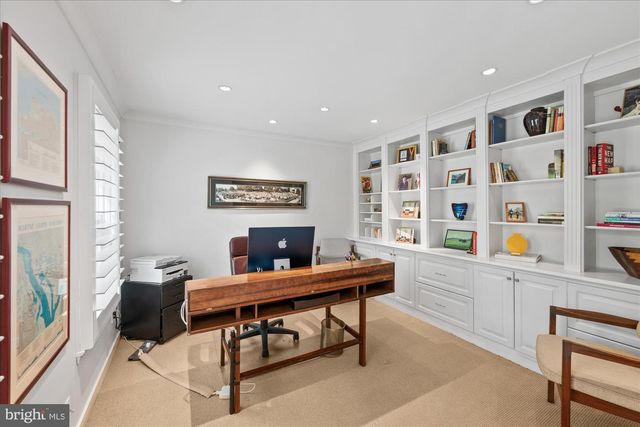 7908 FOXHOUND RD, Mclean, VA 22102