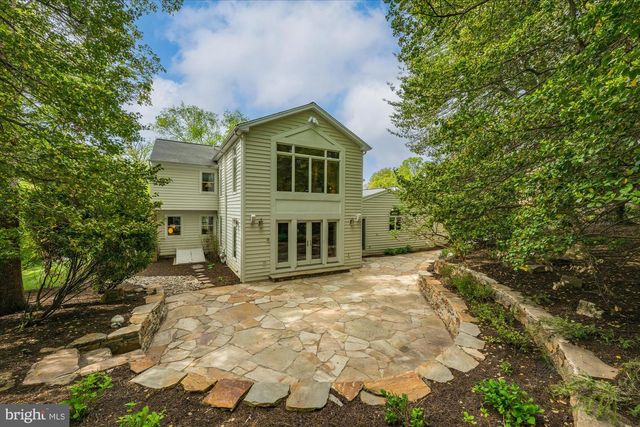 7908 FOXHOUND RD, Mclean, VA 22102
