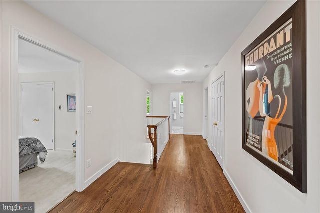 7908 FOXHOUND RD, Mclean, VA 22102