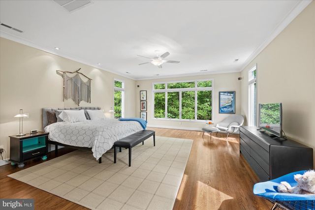 7908 FOXHOUND RD, Mclean, VA 22102