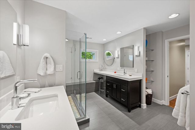 7908 FOXHOUND RD, Mclean, VA 22102