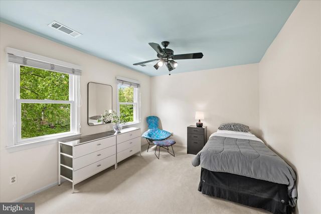 7908 FOXHOUND RD, Mclean, VA 22102