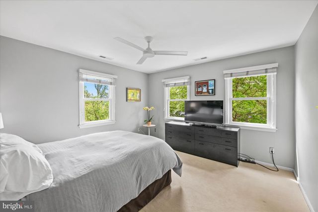 7908 FOXHOUND RD, Mclean, VA 22102