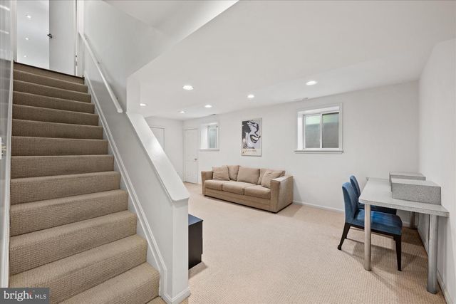 7908 FOXHOUND RD, Mclean, VA 22102