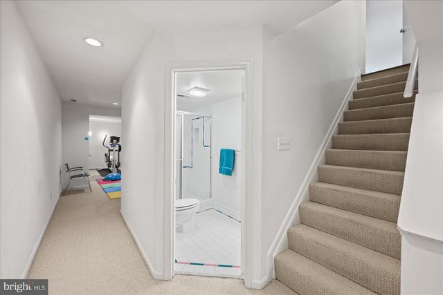 7908 FOXHOUND RD, Mclean, VA 22102