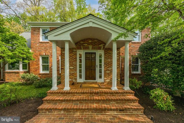 7908 FOXHOUND RD, Mclean, VA 22102