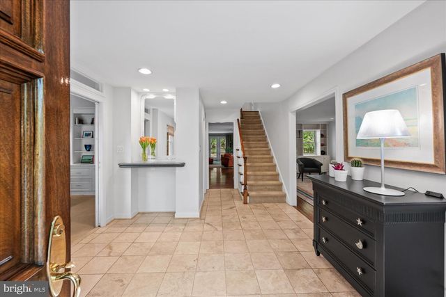 7908 FOXHOUND RD, Mclean, VA 22102