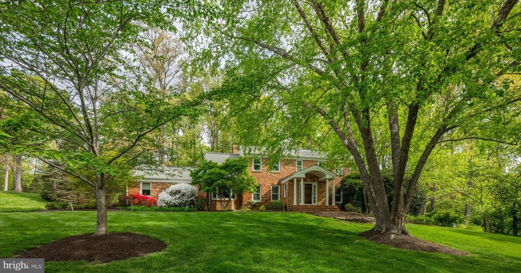 7908 FOXHOUND RD, Mclean, VA 22102