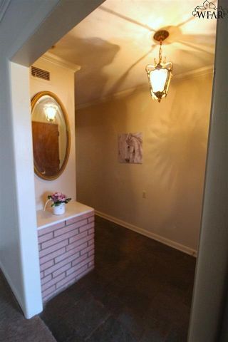 101 W ANDERSON AVENUE, Electra, TX 76360