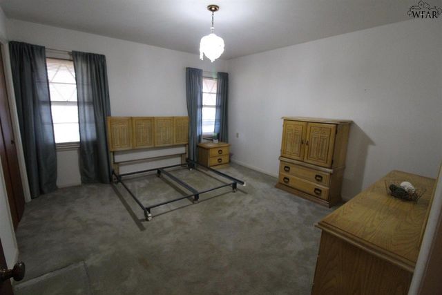 101 W ANDERSON AVENUE, Electra, TX 76360