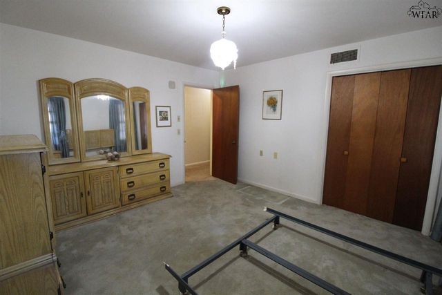 101 W ANDERSON AVENUE, Electra, TX 76360