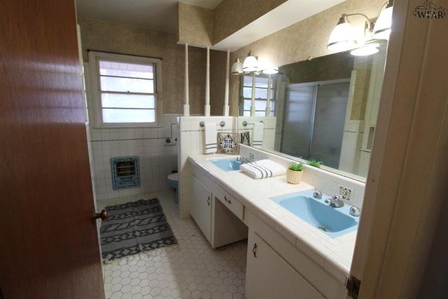 101 W ANDERSON AVENUE, Electra, TX 76360