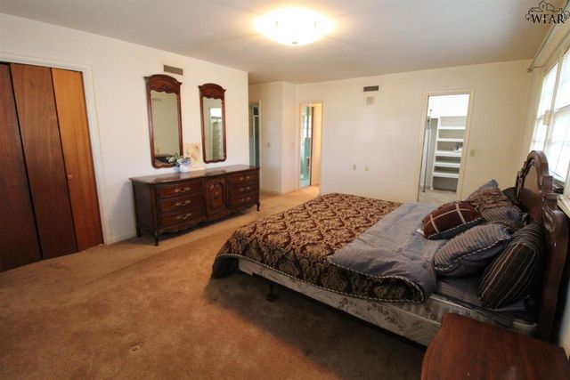 101 W ANDERSON AVENUE, Electra, TX 76360