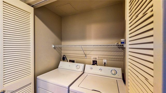 8255 Las Vegas Boulevard 1302, Las Vegas, NV 89123