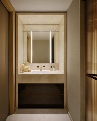 685 5TH Avenue PHB, New York City, NY 10022