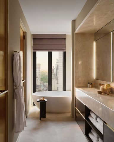 685 5TH Avenue PHB, New York City, NY 10022