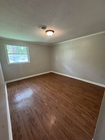 315 Pioneer Dr, Smyrna, TN 37167