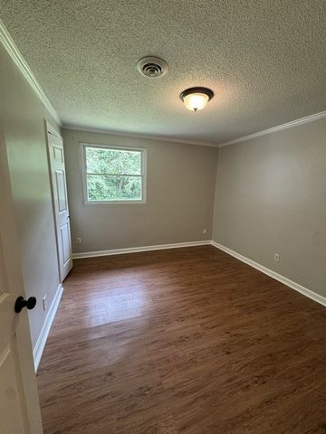 315 Pioneer Dr, Smyrna, TN 37167