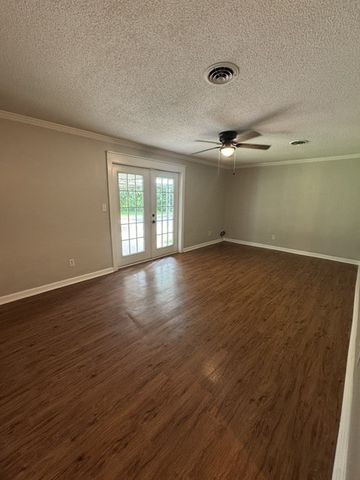 315 Pioneer Dr, Smyrna, TN 37167