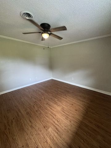 315 Pioneer Dr, Smyrna, TN 37167