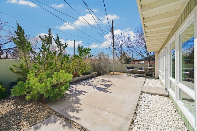 208 Alta Vista, Santa Fe, NM 87505