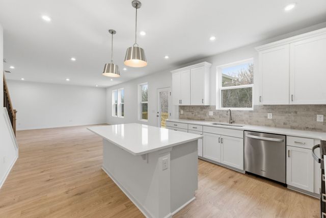 1034 Lionheart Drive, Hermitage, TN 37076