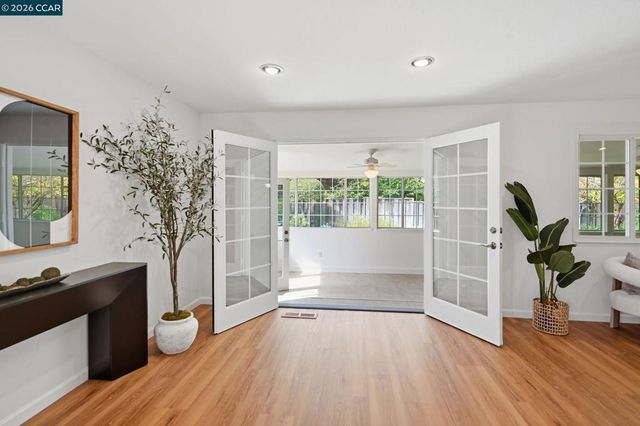 4268 Orangewood Ct, Concord, CA 94521