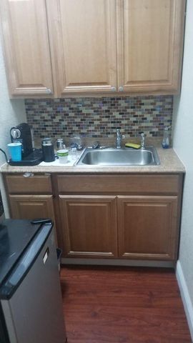 1701 W 37th St, Hialeah, FL 33012