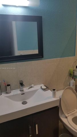 1701 W 37th St, Hialeah, FL 33012