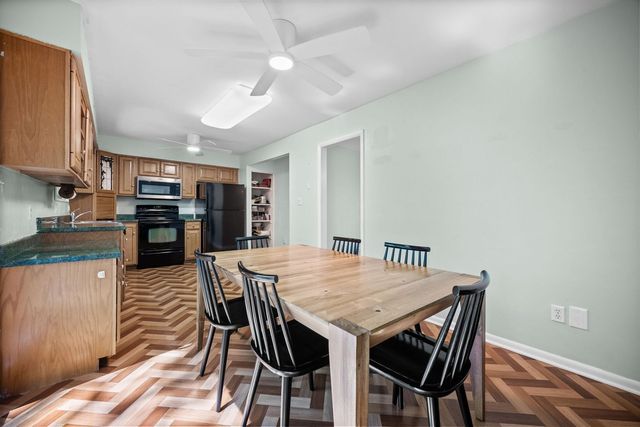2673 BINGHAM DRIVE, Upper St Clair, PA 15241