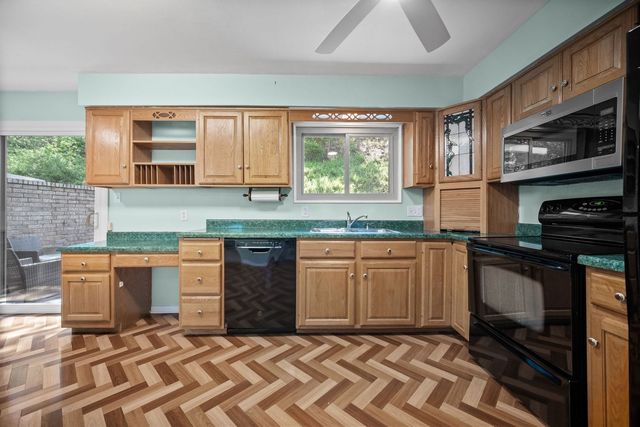 2673 BINGHAM DRIVE, Upper St Clair, PA 15241