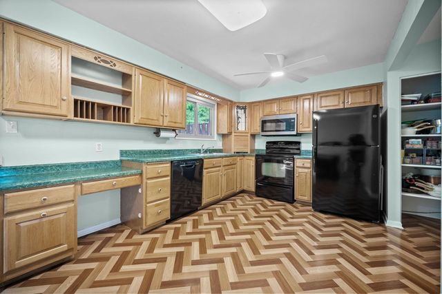 2673 BINGHAM DRIVE, Upper St Clair, PA 15241