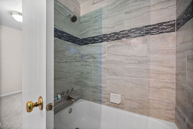 2673 BINGHAM DRIVE, Upper St Clair, PA 15241
