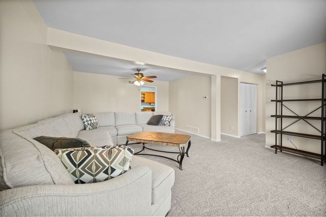 2673 BINGHAM DRIVE, Upper St Clair, PA 15241