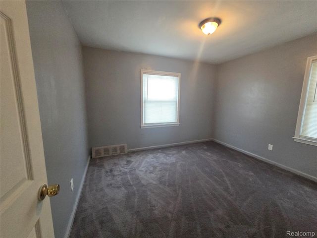 8084 Evergreen Avenue, Detroit, MI 48228