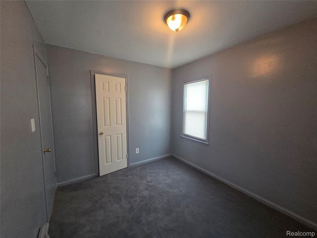 8084 Evergreen Avenue, Detroit, MI 48228