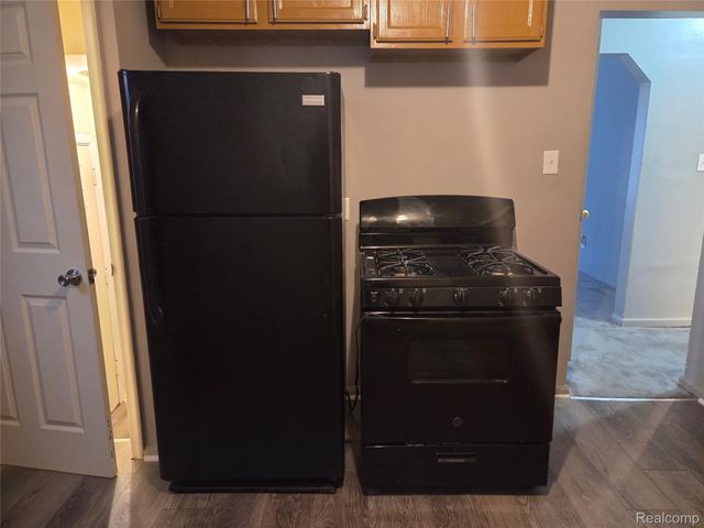 8084 Evergreen Avenue, Detroit, MI 48228