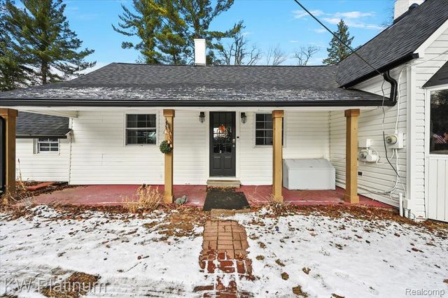 8658 Marsh Road, Clay Township, MI 48001