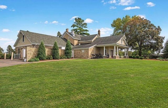 2065 Woodstone Court, Victoria, MN 55386