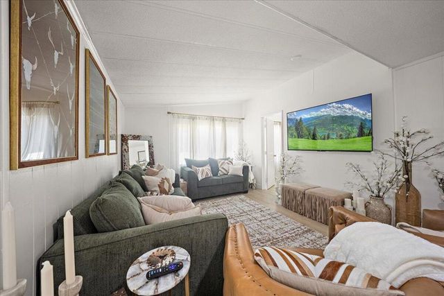 18306 Oleander Street, Lake Elsinore, CA 92532
