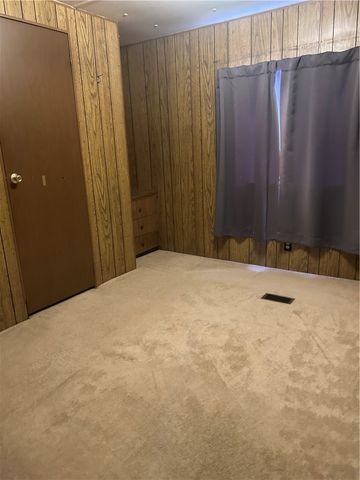 439 Hall Rd, Clay Twp, PA 16001