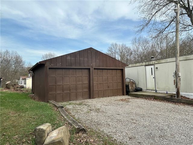 439 Hall Rd, Clay Twp, PA 16001