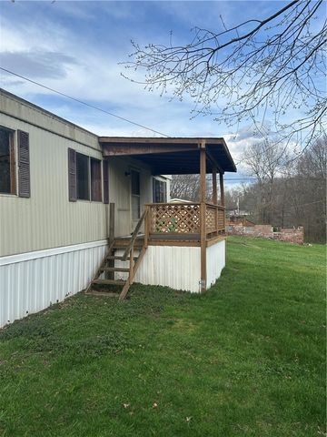 439 Hall Rd, Clay Twp, PA 16001