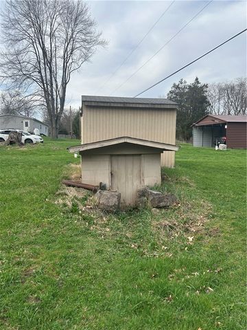 439 Hall Rd, Clay Twp, PA 16001