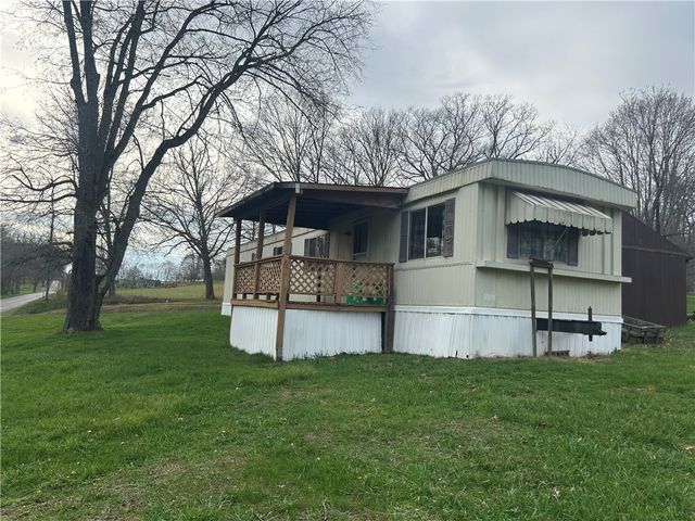 439 Hall Rd, Clay Twp, PA 16001