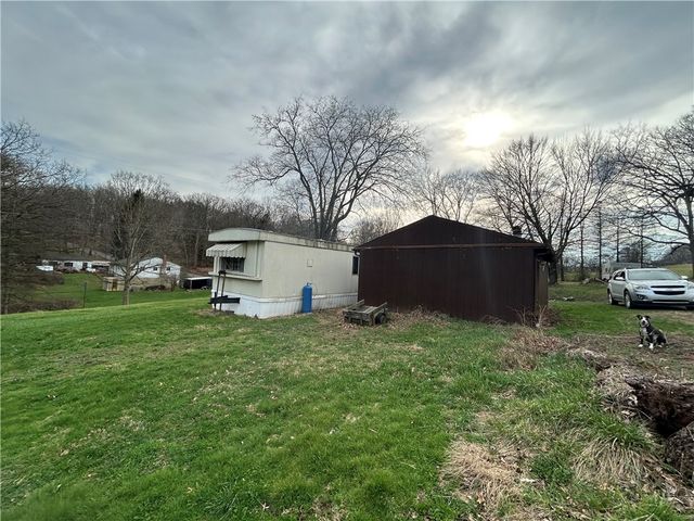 439 Hall Rd, Clay Twp, PA 16001
