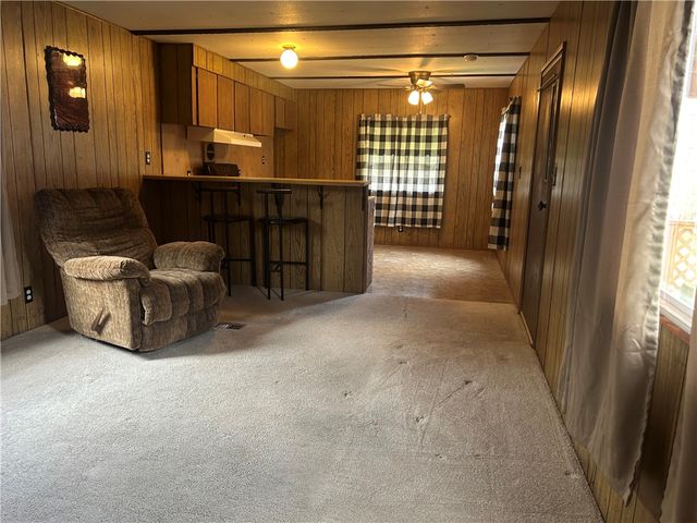 439 Hall Rd, Clay Twp, PA 16001
