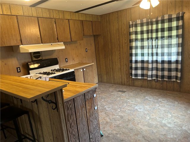 439 Hall Rd, Clay Twp, PA 16001