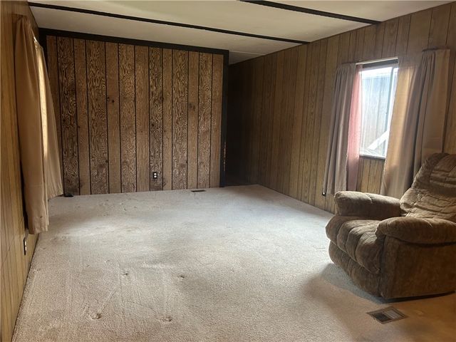 439 Hall Rd, Clay Twp, PA 16001