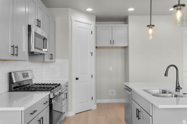 5042 W GREEN ASH LN, Highland, UT 84003